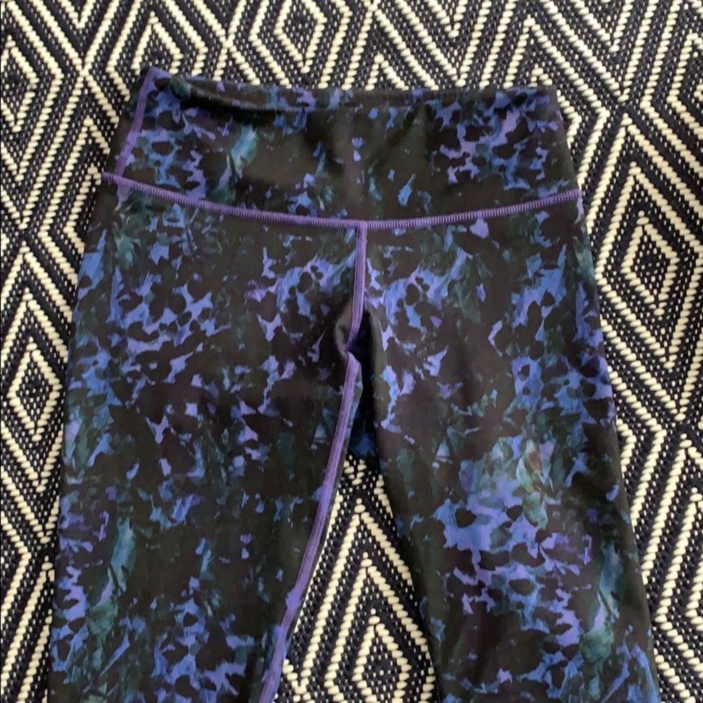 Lulu lemon Crop athletic, size 4
